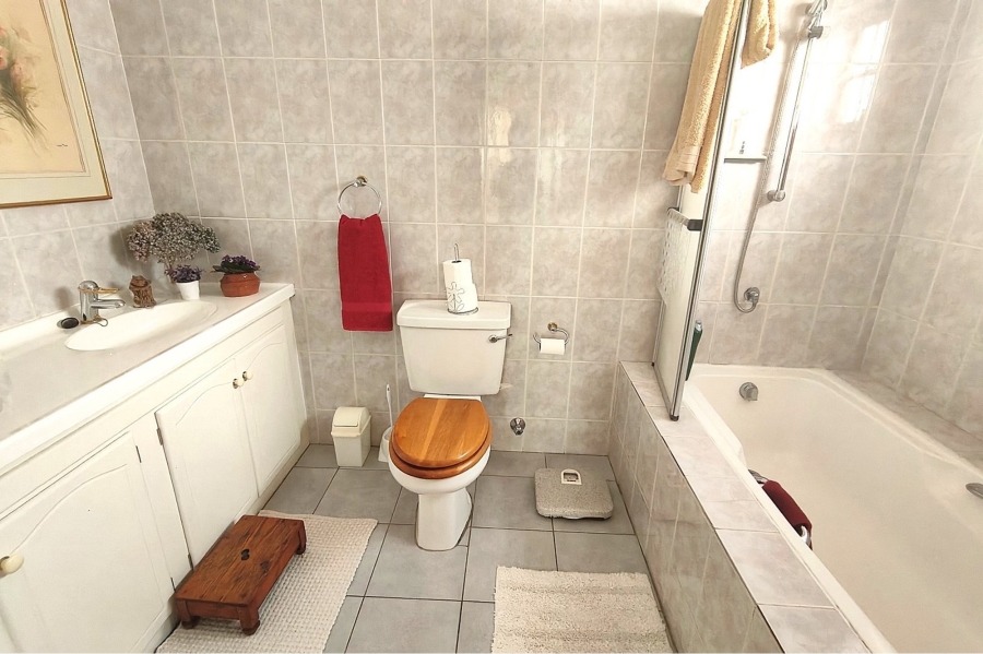 5 Bedroom Property for Sale in Piketberg Western Cape